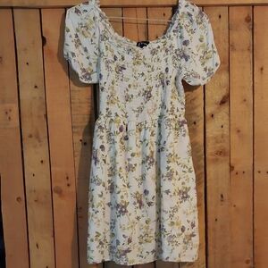 Girls Floral Puff Sleeve Dress Size 10/12